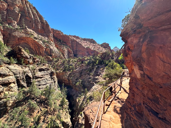 Canyon Overlook Trail