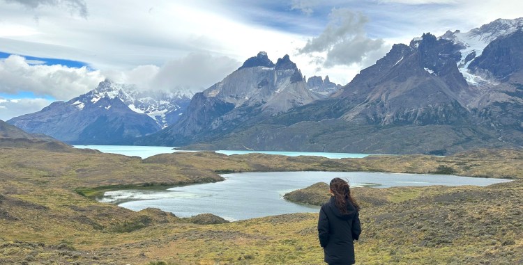 Mirador Nordenskjöld Lake with vast Torres del Paine mountains in the background