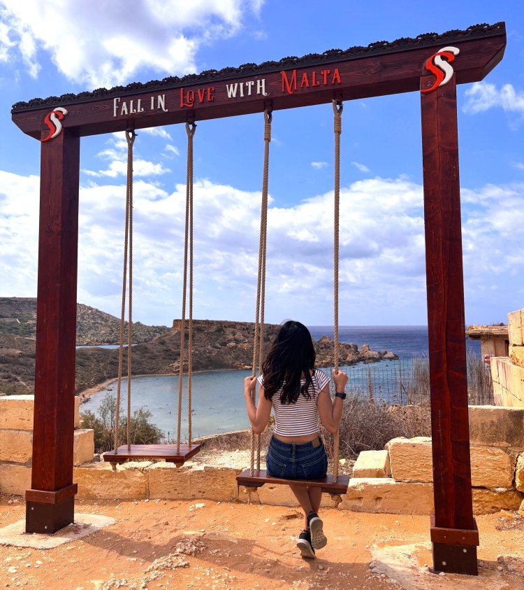 Swing at Għajn Tuffieħa Bay