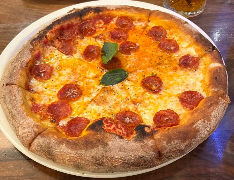 Pepperoni pizza at San Paolo Naufrago